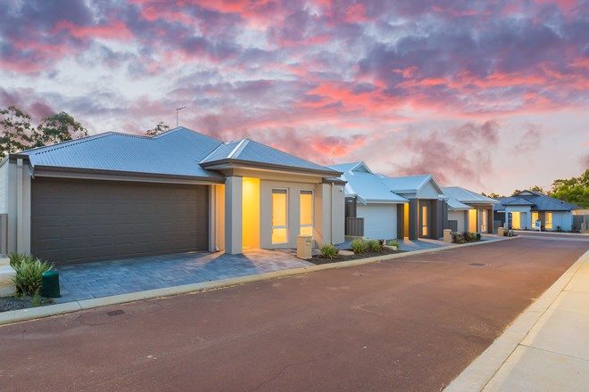 Picture of 22 Vigneta Place, KELMSCOTT WA 6111