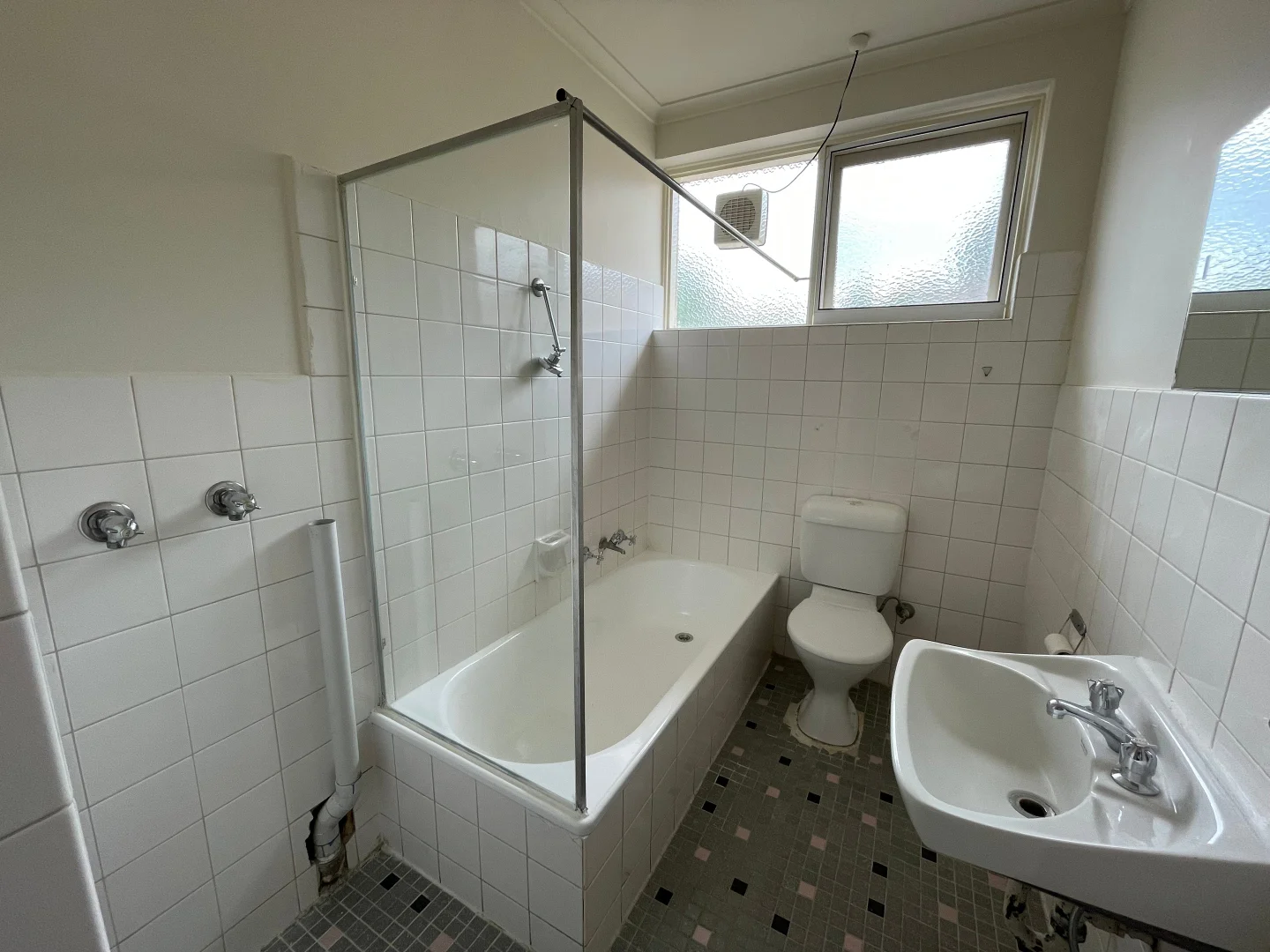 Additional image 5 of 6/4 Rothschild St, Glen Huntly VIC 3163