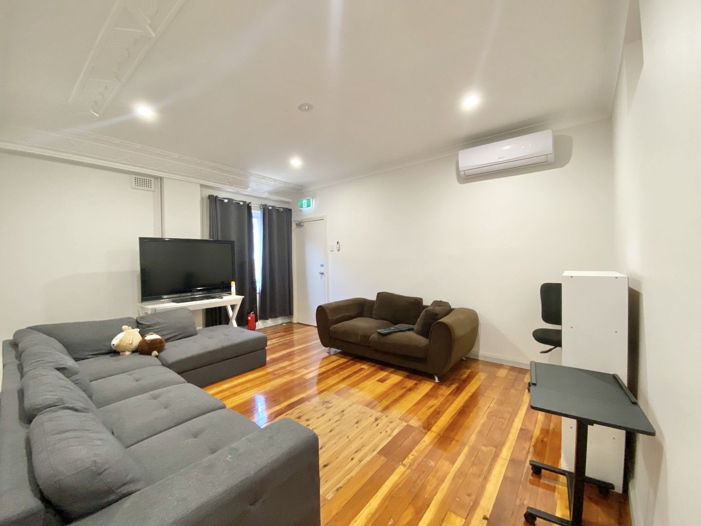 5 bedrooms Apartment / Unit / Flat in 464 Princes Highway ROCKDALE NSW, 2216