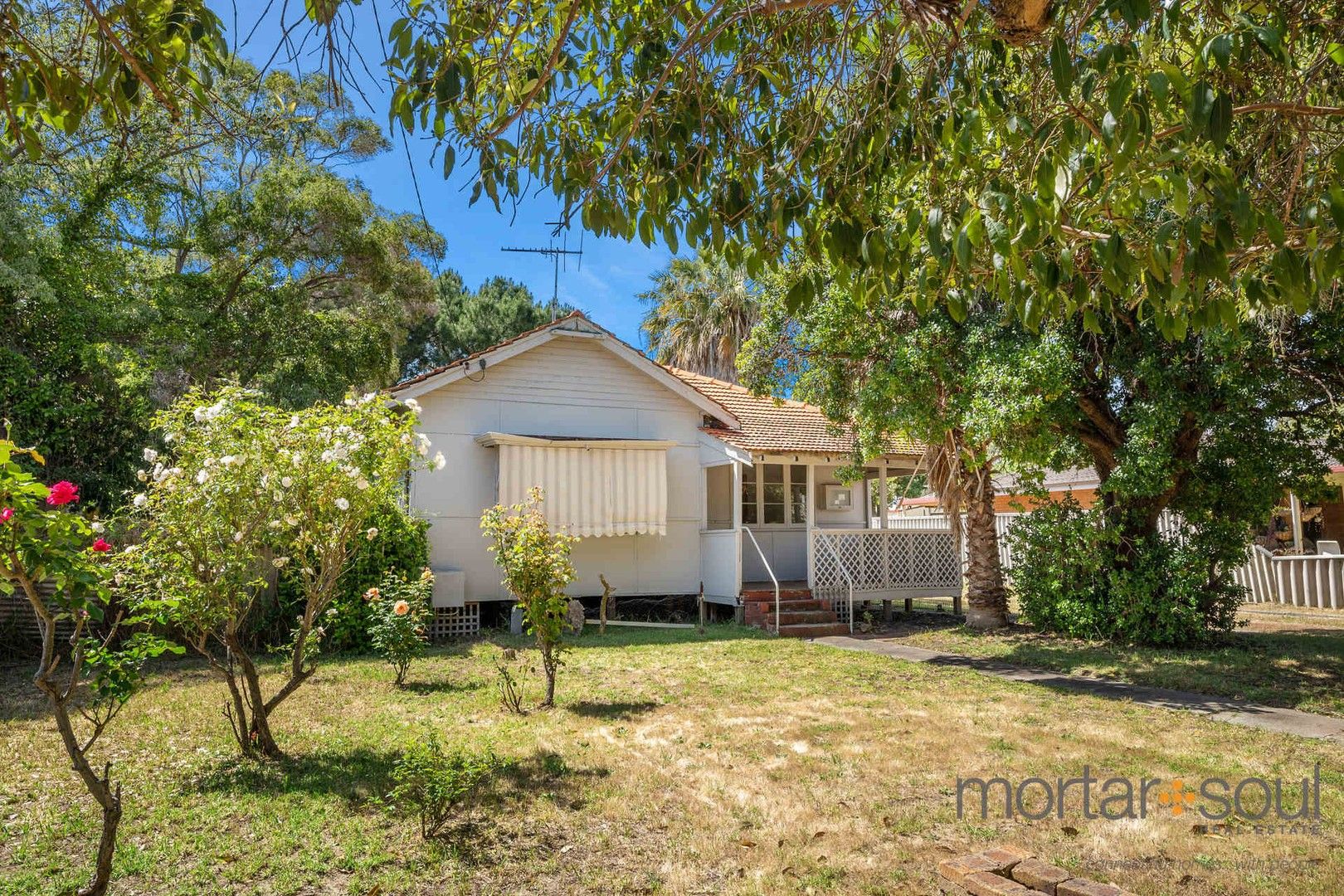 3 bedrooms House in 18 Stepney Rd ARMADALE WA, 6112
