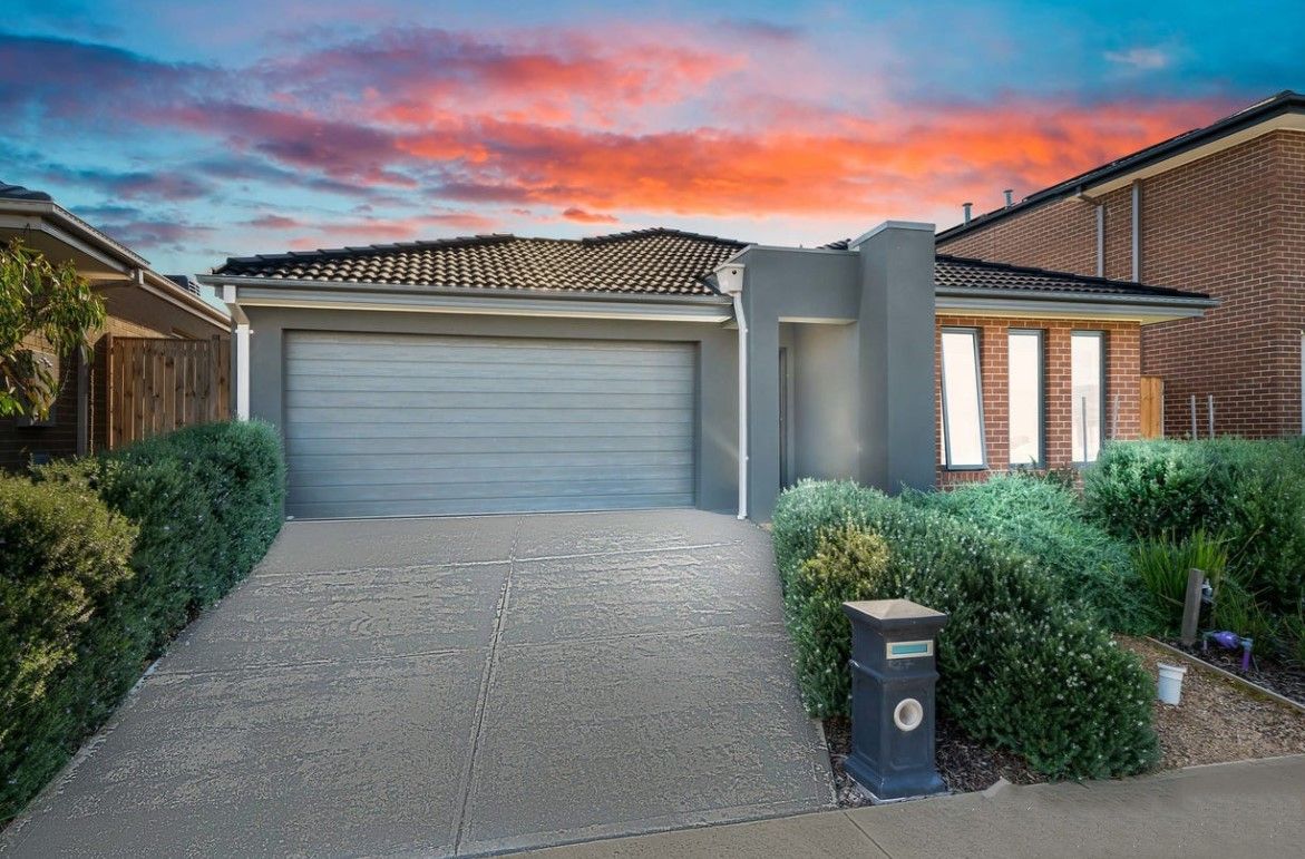 4 bedrooms House in 27 Cloudburst Avenue WYNDHAM VALE VIC, 3024