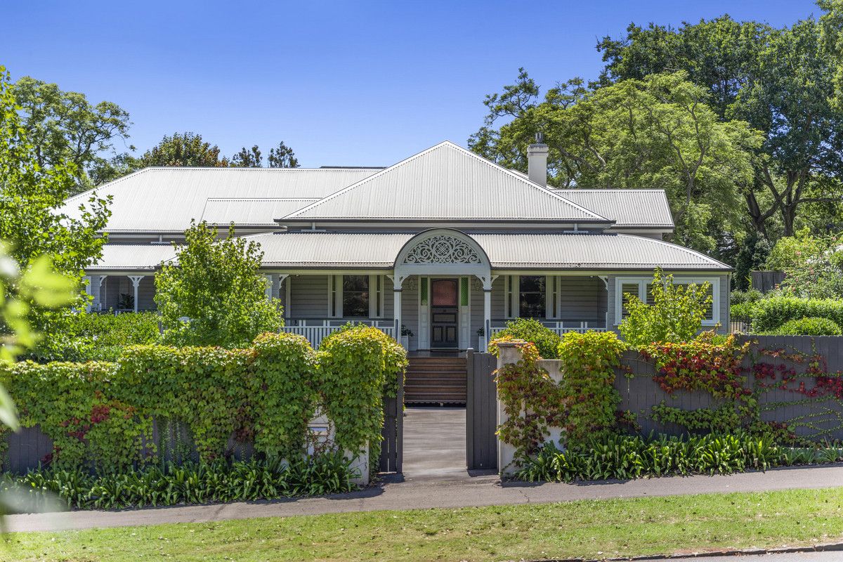 6 bedrooms House in 11 Campbell Street EAST TOOWOOMBA QLD, 4350