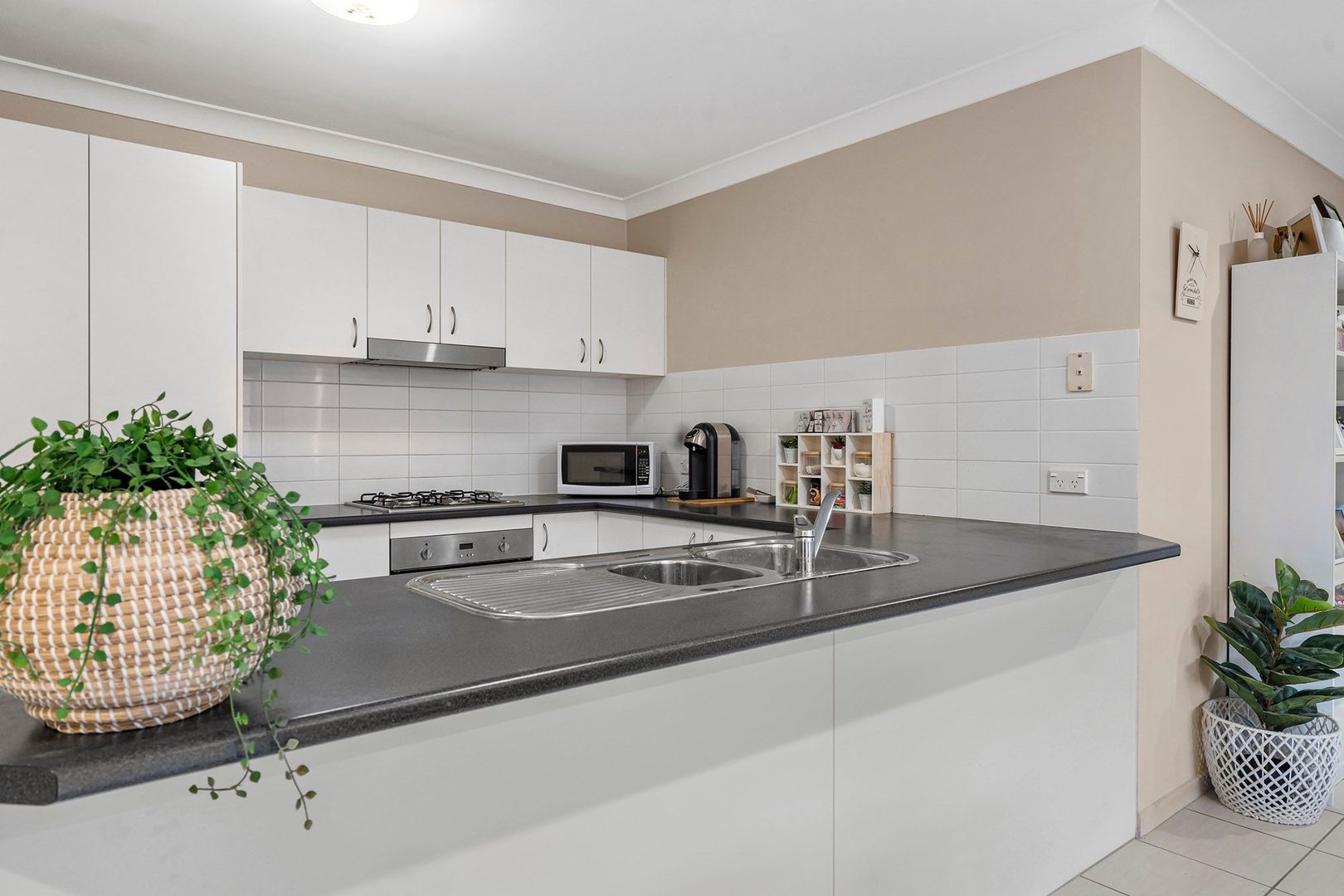 2/3 Coombe Close, Redbank Plains QLD 4301, Image 2