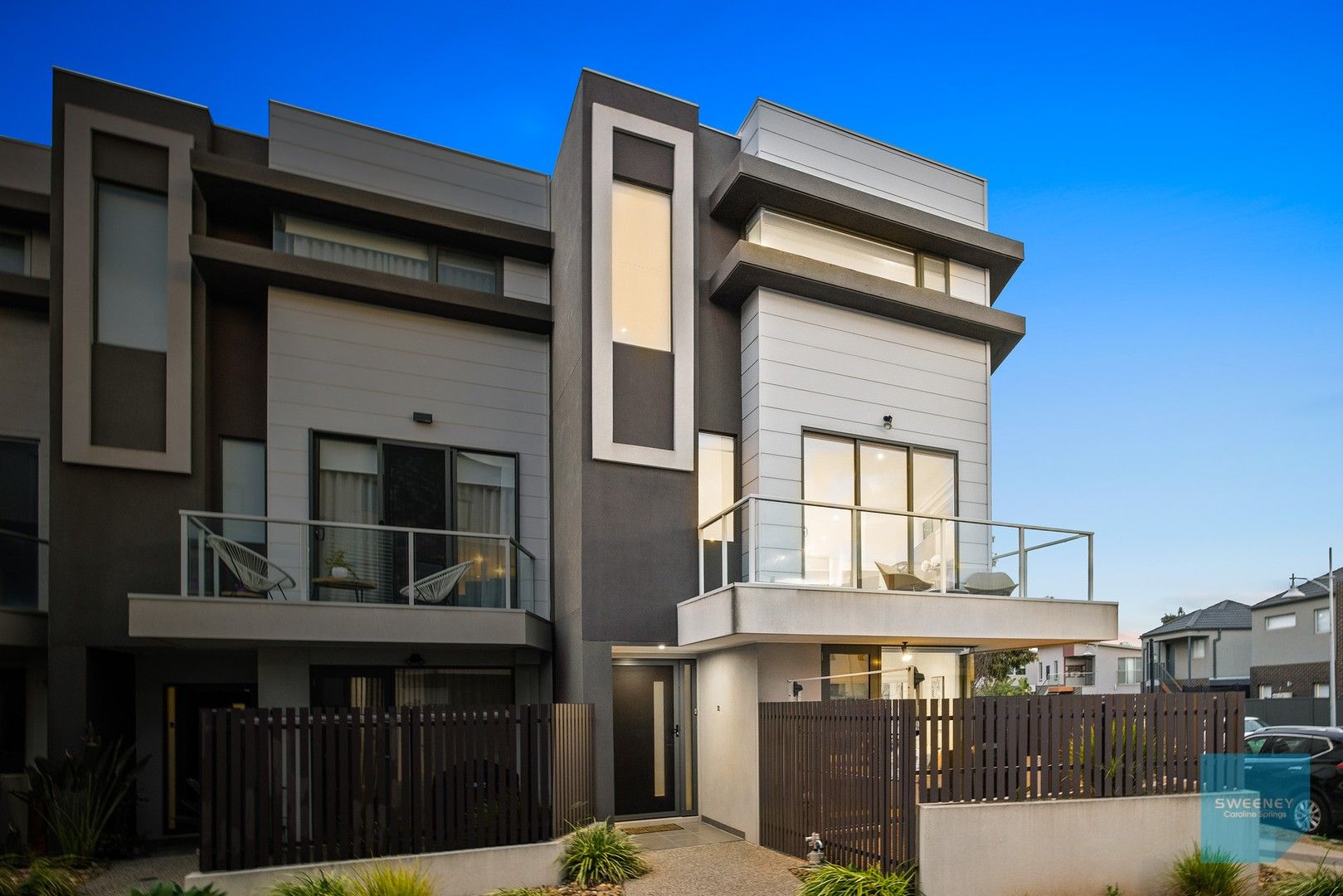 3 bedrooms Townhouse in 10/25 Boathouse Drive CAROLINE SPRINGS VIC, 3023