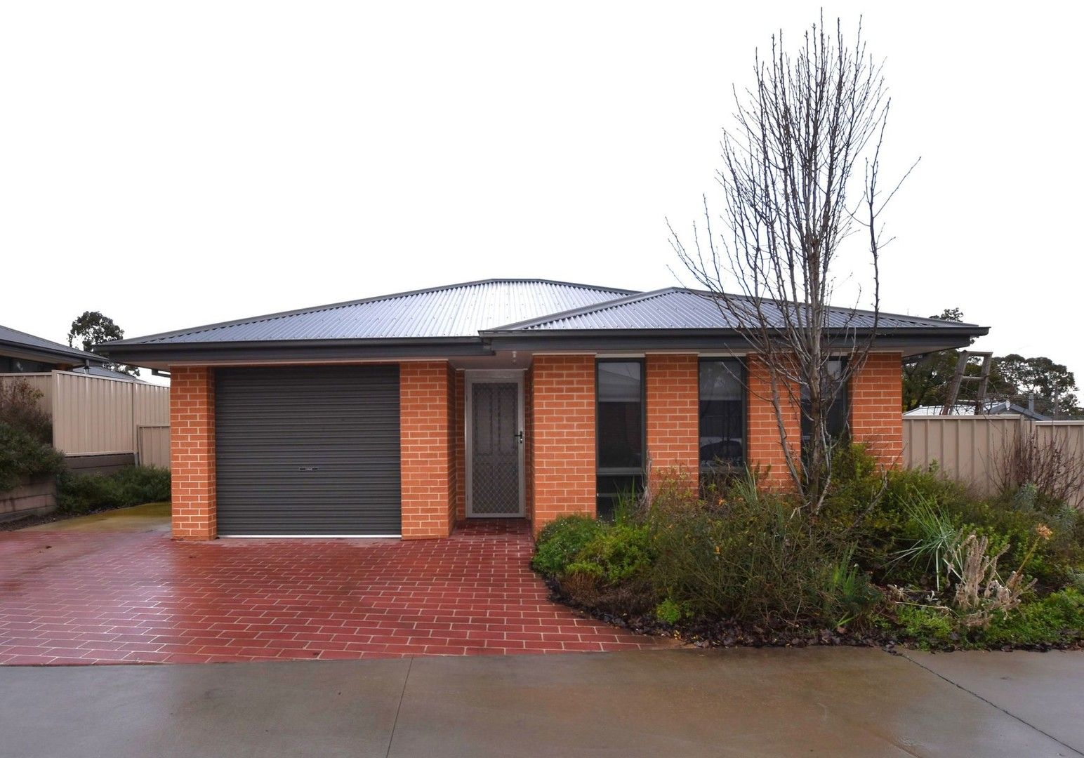 3 bedrooms Townhouse in 8/12 Morton Avenue YASS NSW, 2582