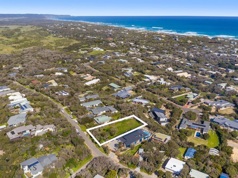 18 Alex Drive, St Andrews Beach VIC 3941, Image 2