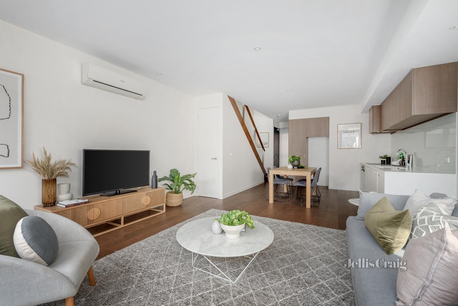 3 bedrooms House in 3/2A Oak Grove MALVERN EAST VIC, 3145