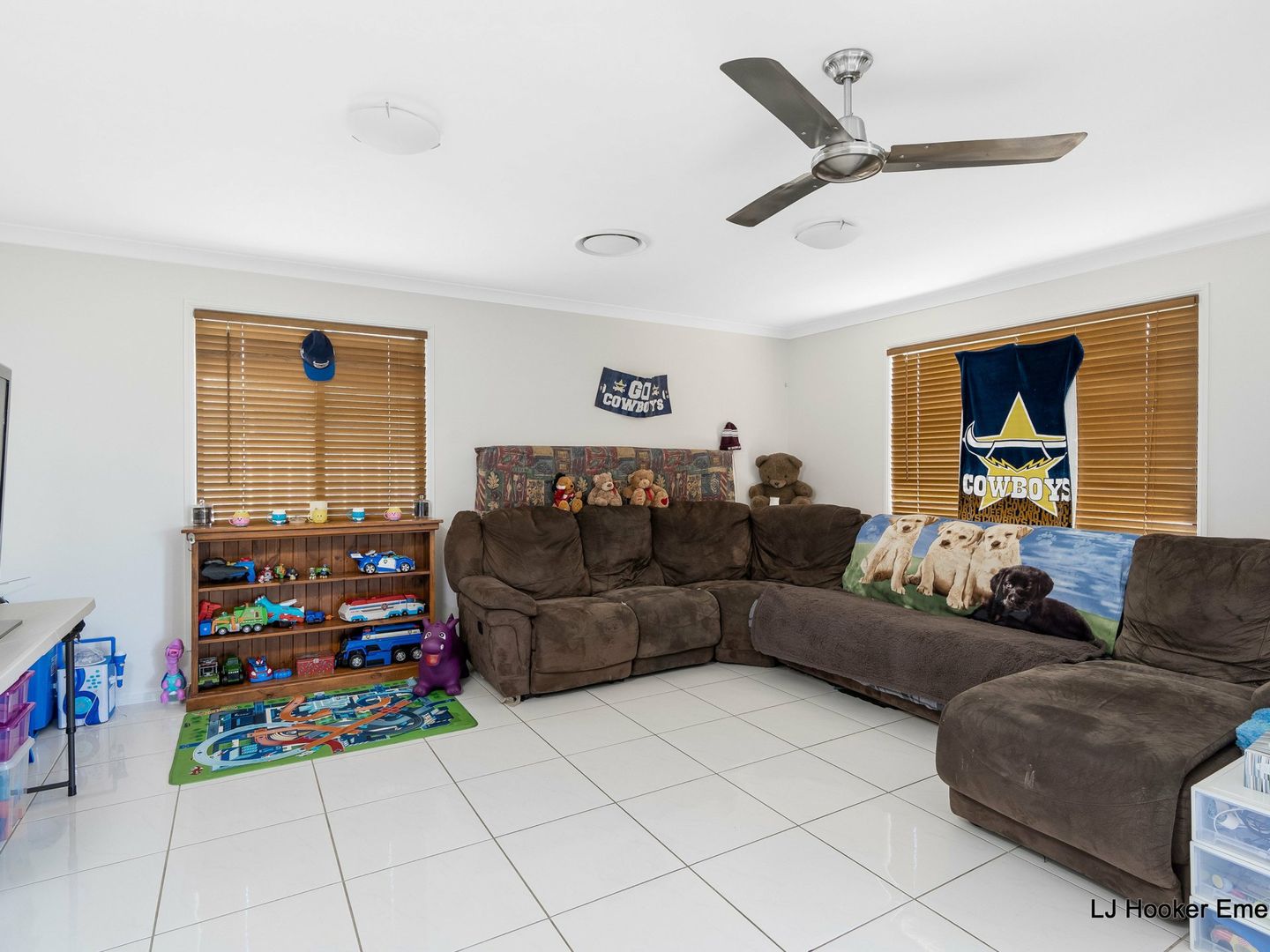 33 Kassidy Street, Emerald QLD 4720, Image 2