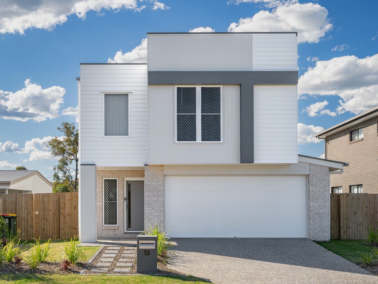 4 bedrooms House in 13 Bluebell Street JOYNER QLD, 4500