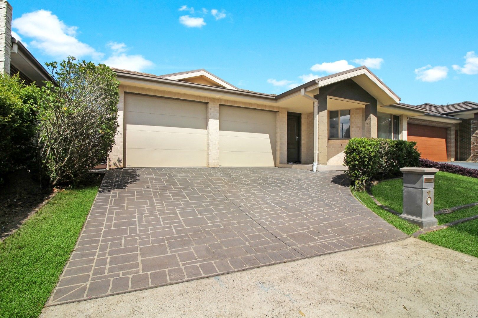 4 bedrooms House in 16 Eider Street THE PONDS NSW, 2769