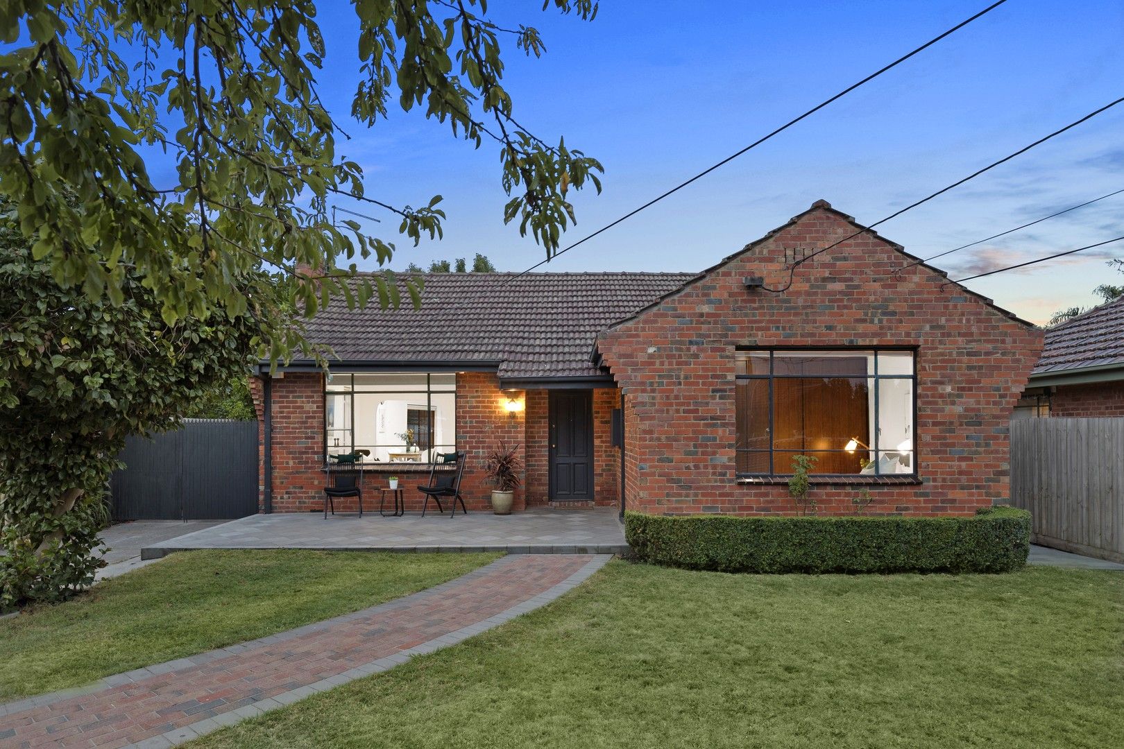 4 bedrooms House in 5 Shipston Road CHELTENHAM VIC, 3192