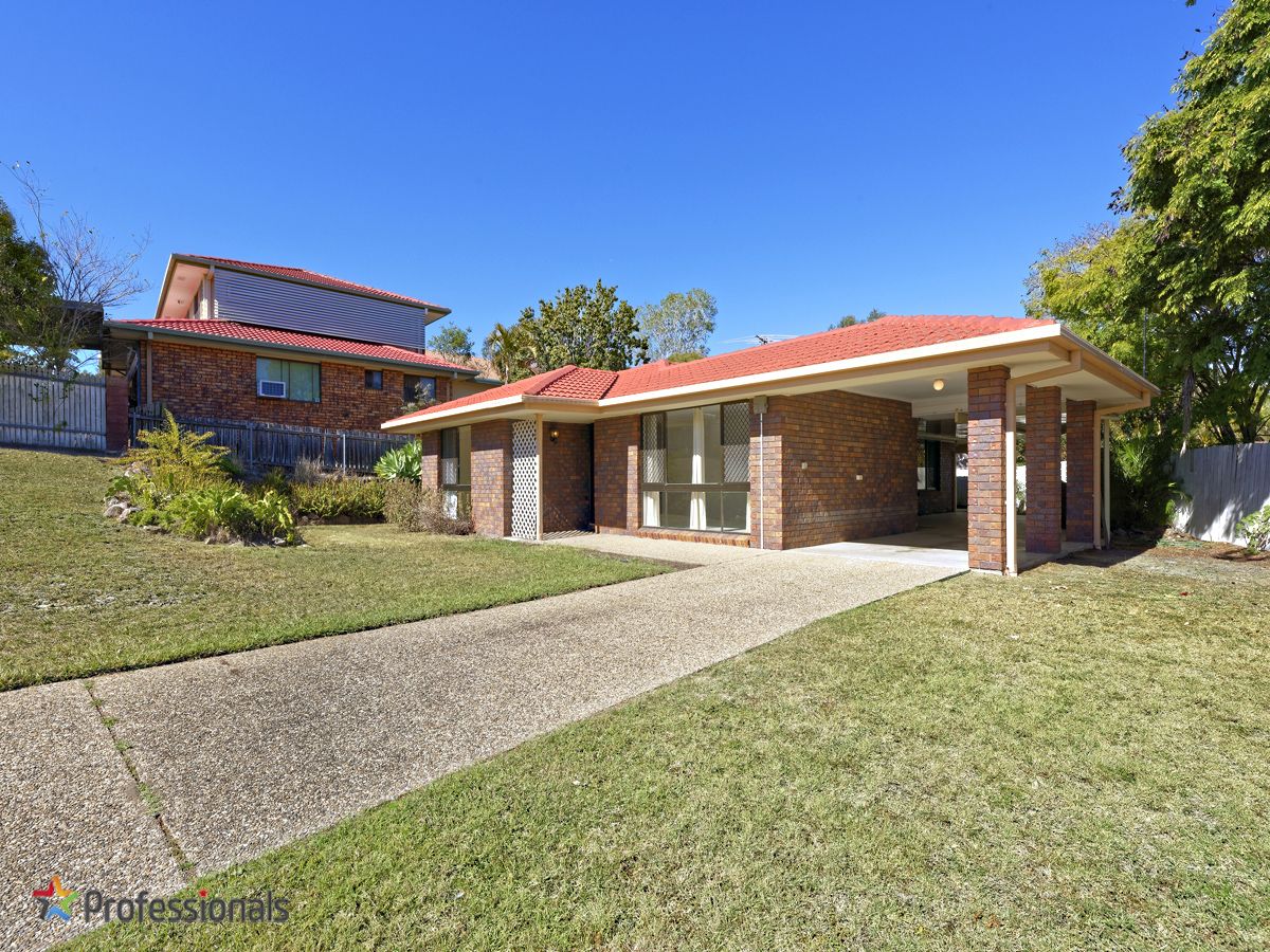 4 bedrooms House in 8 Ruggles Court MCDOWALL QLD, 4053