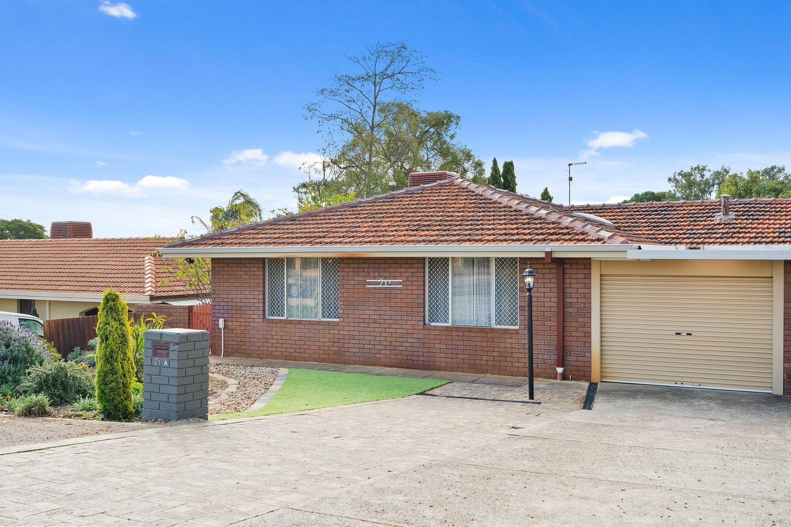 3 bedrooms House in 21A PARIN ROAD MARANGAROO WA, 6064