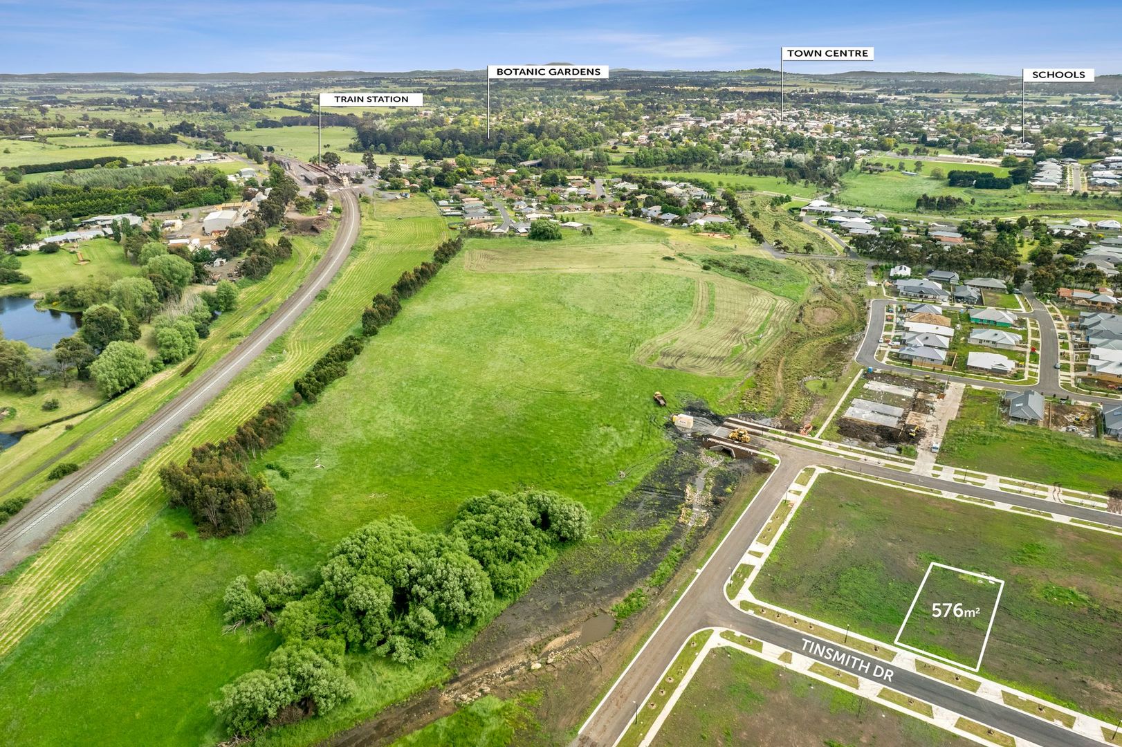 4 Tinsmith Drive, VIC 3444 Domain