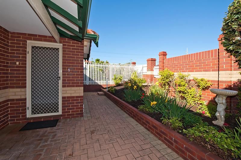 1/2 Corander Gardens, CARINE WA 6020, Image 2