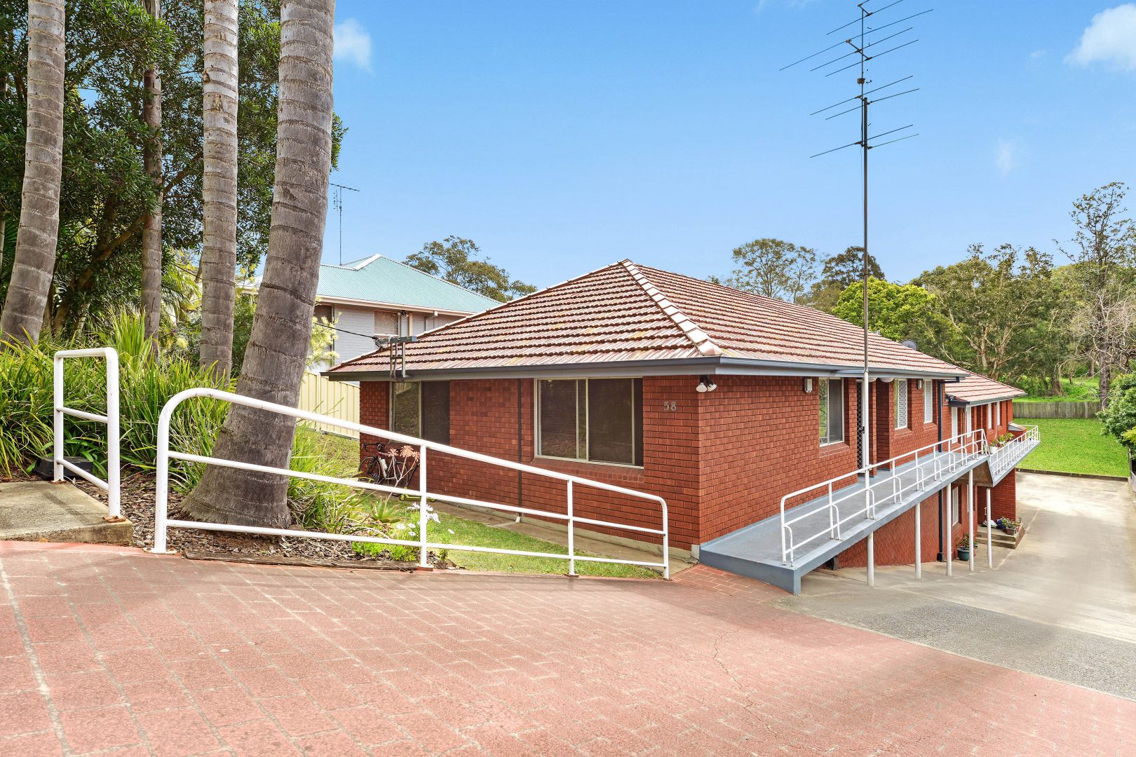 2/58 Robertson Street, Coniston NSW 2500, Image 2