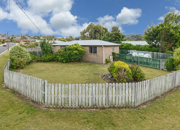 2 Luckman Place, Rokeby TAS 7019