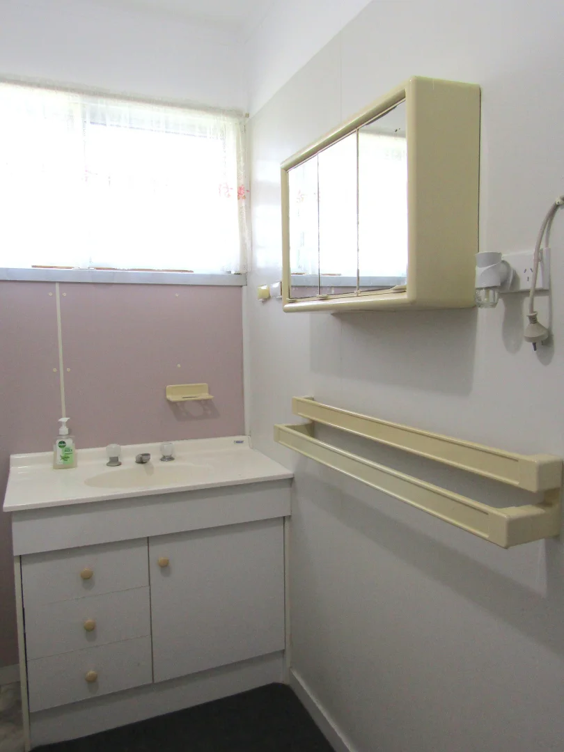 Additional image 12 of 36 Bottletree Avenue, Blackwater QLD 4717