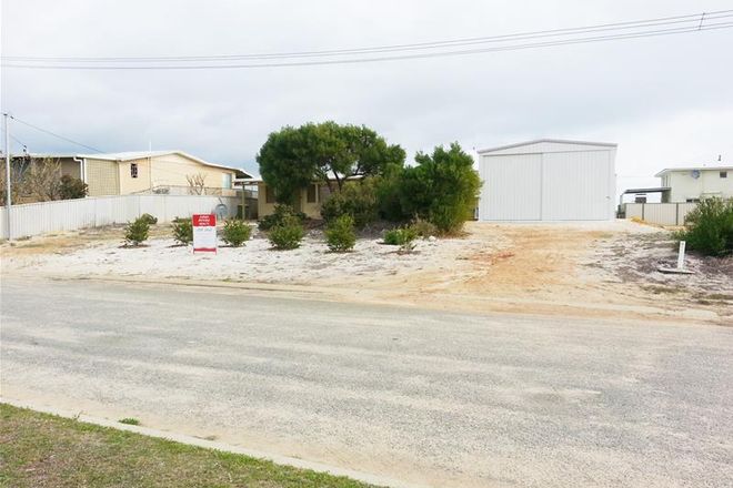 Picture of 7 AGONIS Street, LEEMAN WA 6514