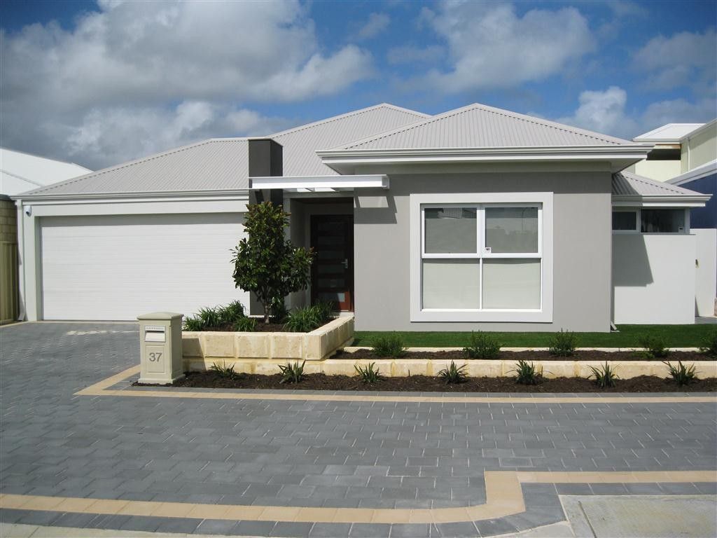 5 bedrooms House in 37 Seaspray Cr JINDALEE WA, 6036