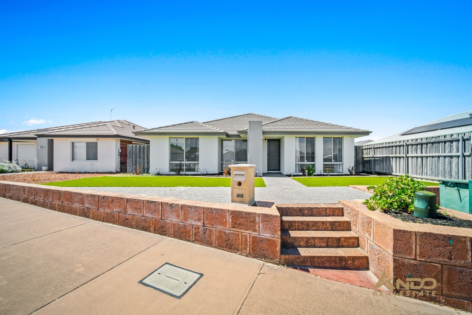 3 bedrooms House in 122B Brixton Crescent ELLENBROOK WA, 6069