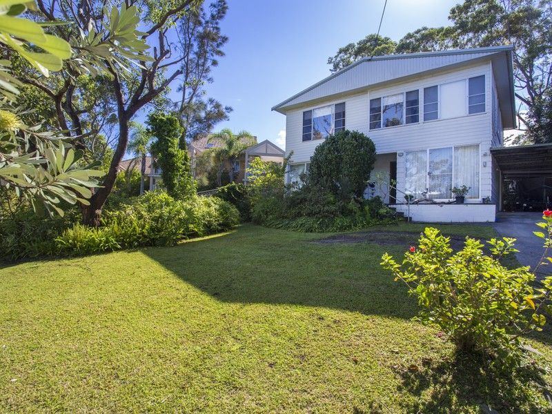3 bedrooms House in 86 Tallwood Ave MOLLYMOOK NSW, 2539