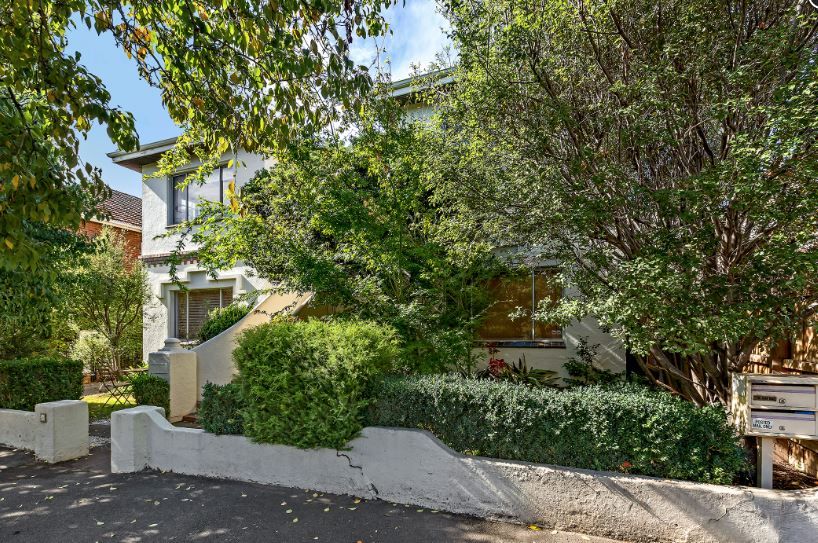 2 bedrooms Apartment / Unit / Flat in 3/8 May Street ELWOOD VIC, 3184
