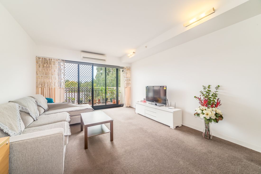 214/435-439 Whitehorse Road, Mitcham VIC 3132, Image 2