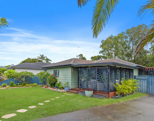 13 Farrington Close, Caves Beach NSW 2281