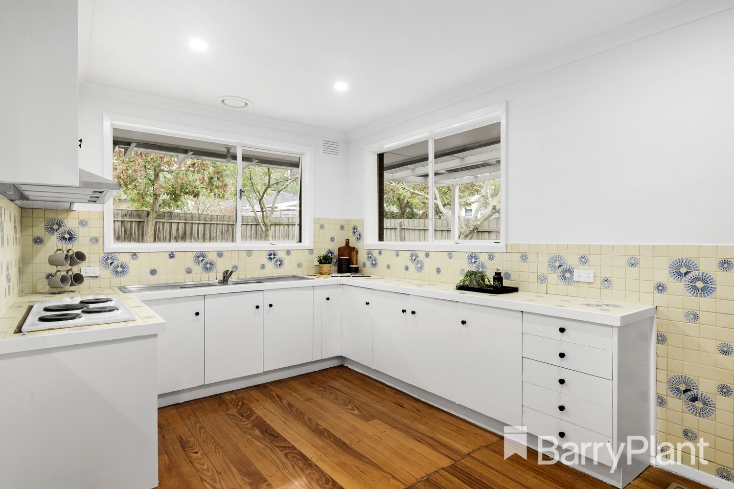 27 Norfolk Crescent, Bundoora VIC 3083, Image 2