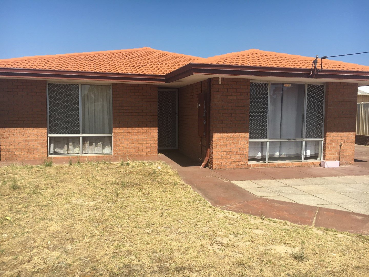 3 bedrooms House in 1 Altone Road LOCKRIDGE WA, 6054