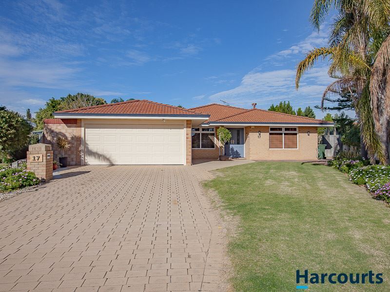 17 Vilamour Close, Currambine WA 6028, Image 0