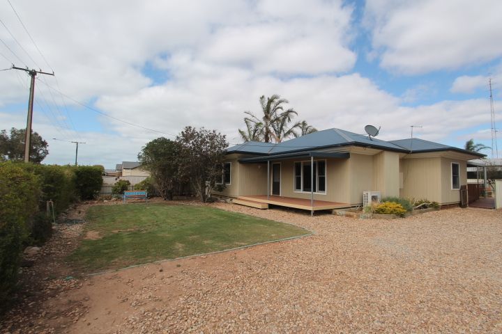 10 Warnes Street, Cowell SA 5602, Image 0