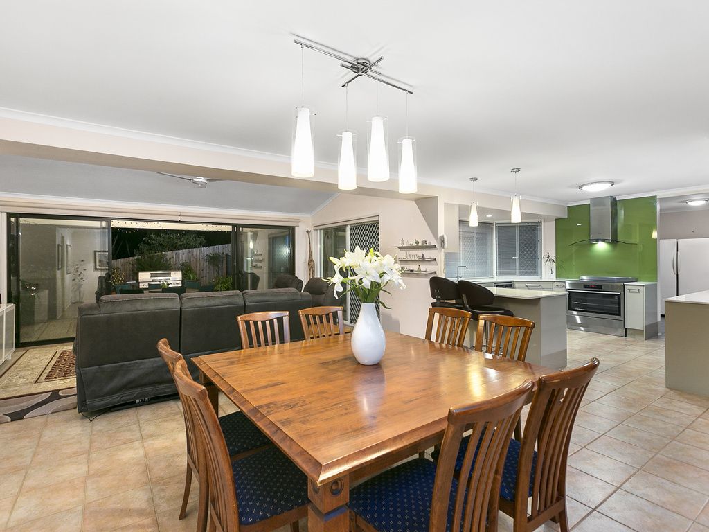 48 Michelangelo Crescent, Mackenzie QLD 4156, Image 2