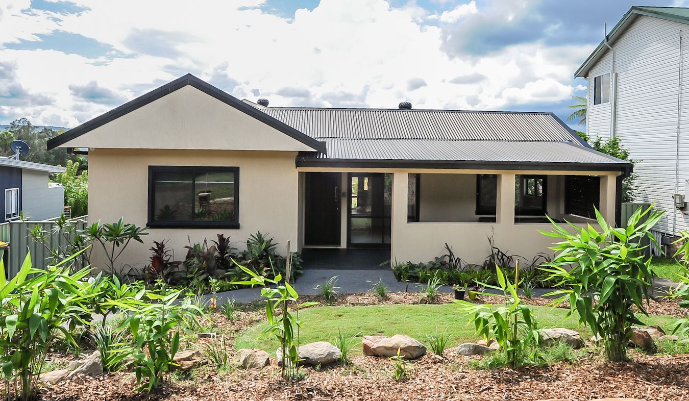 4 bedrooms Semi-Detached in 4 Matthews Parade POINT CLARE NSW, 2250