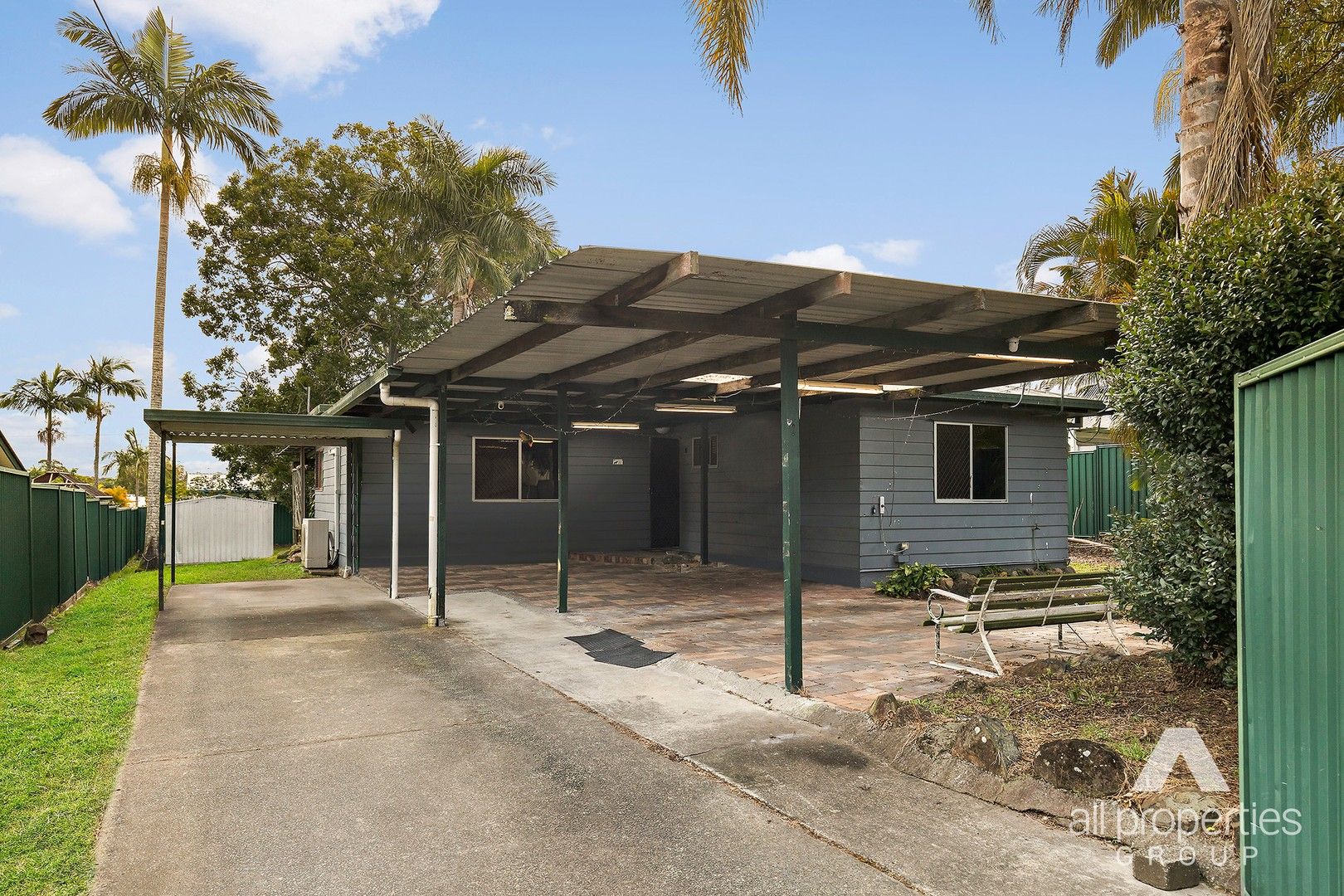 3 bedrooms House in 15 Peppermint Street CRESTMEAD QLD, 4132