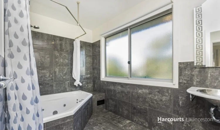 Additional image 5 of 2/15 Rothesay Close, Newnham TAS 7248