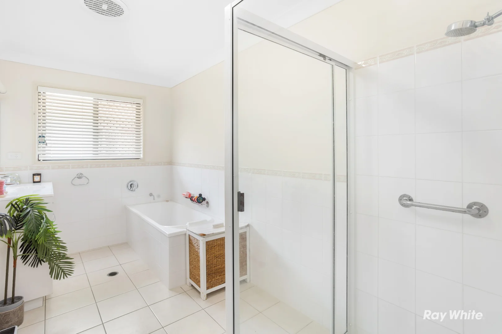 Additional image 14 of 10 Yearsley Grove, Pacific Heights QLD 4703