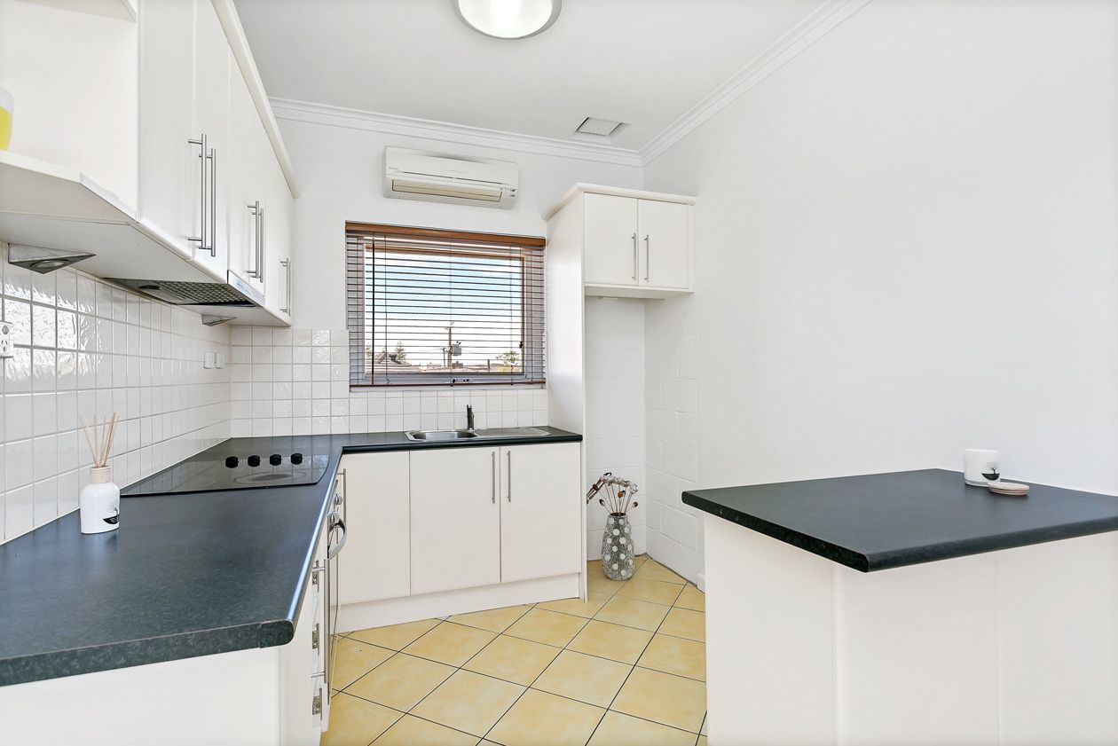 8/62 Seaview Road, West Beach SA 5024, Image 2