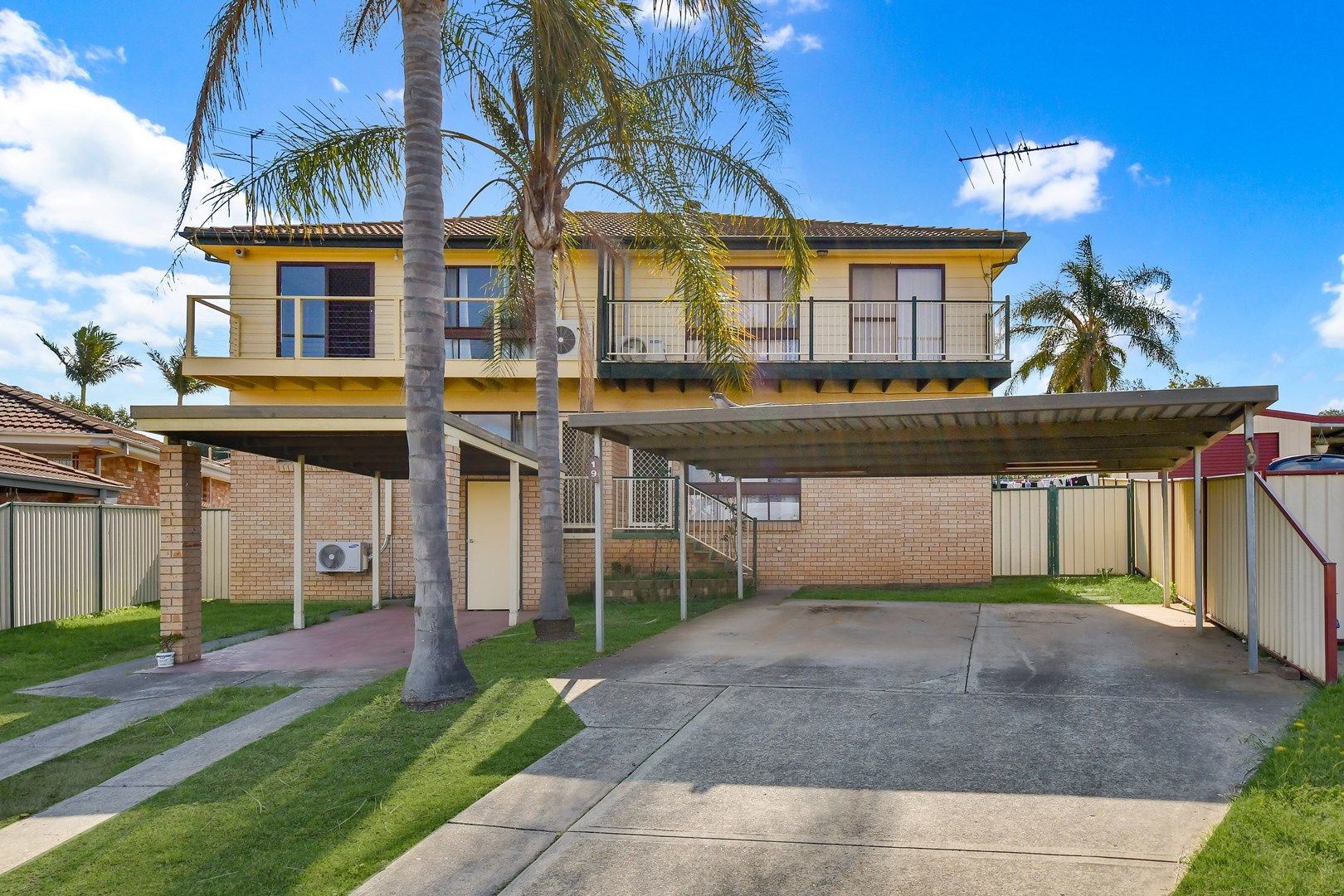 19 Campbell Close, Minto NSW 2566, Image 0