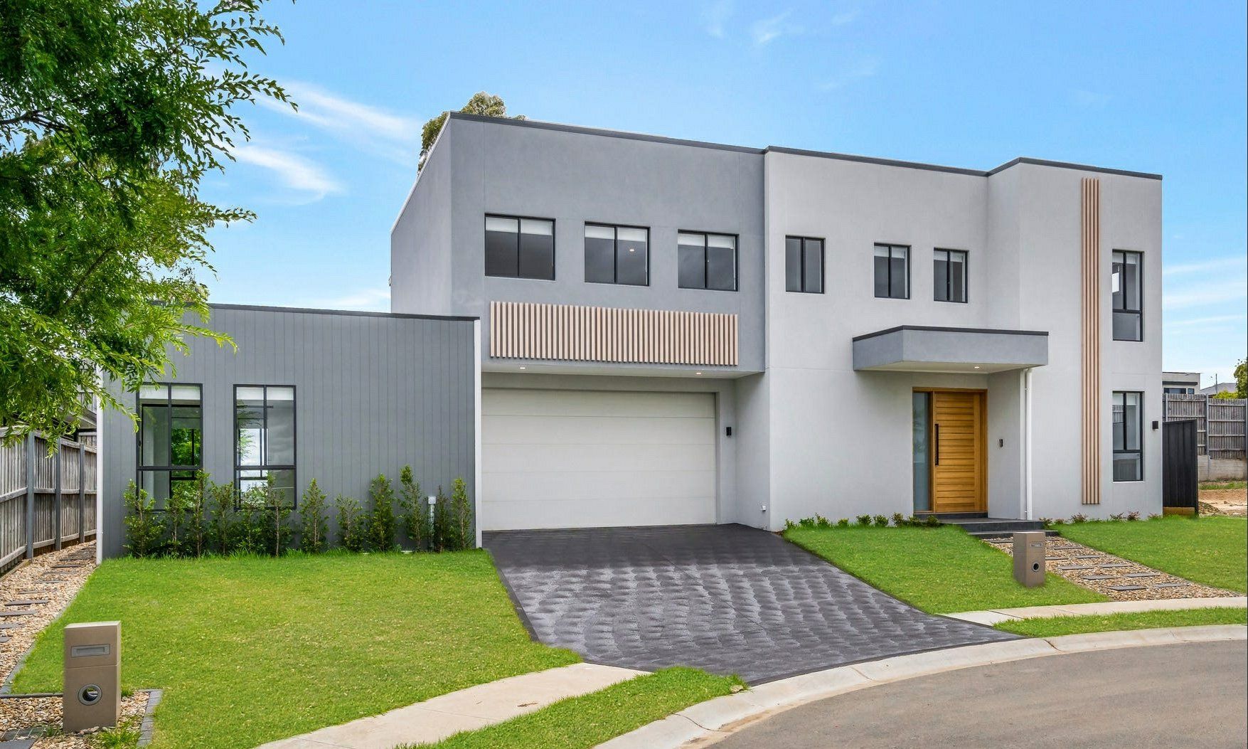 4 bedrooms House in 73 Bluebell Crescent SPRING FARM NSW, 2570
