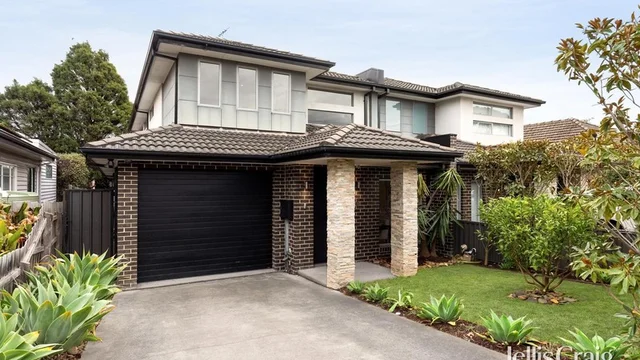 15 Murray Drive, Burwood VIC 3125