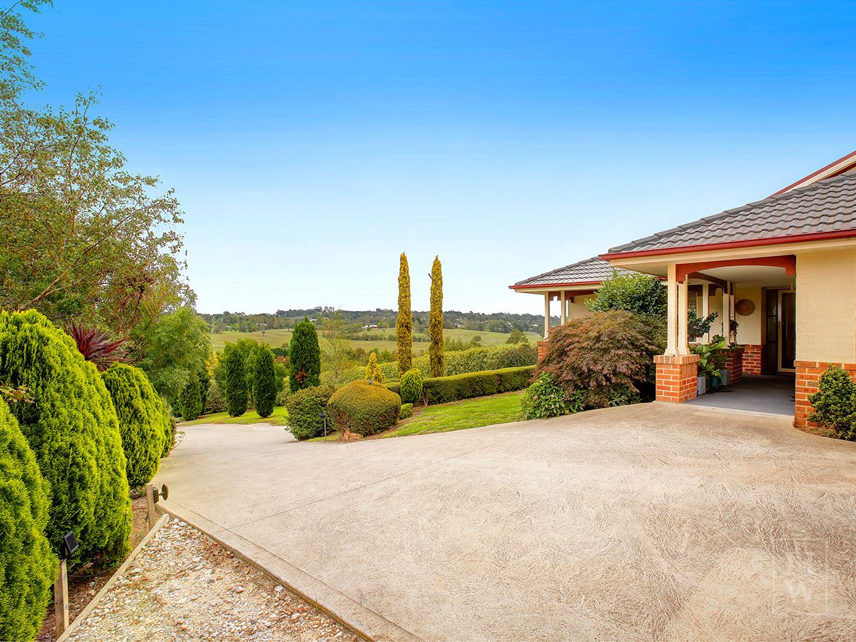 6 Windsor Crescent, Moss Vale NSW 2577 Domain