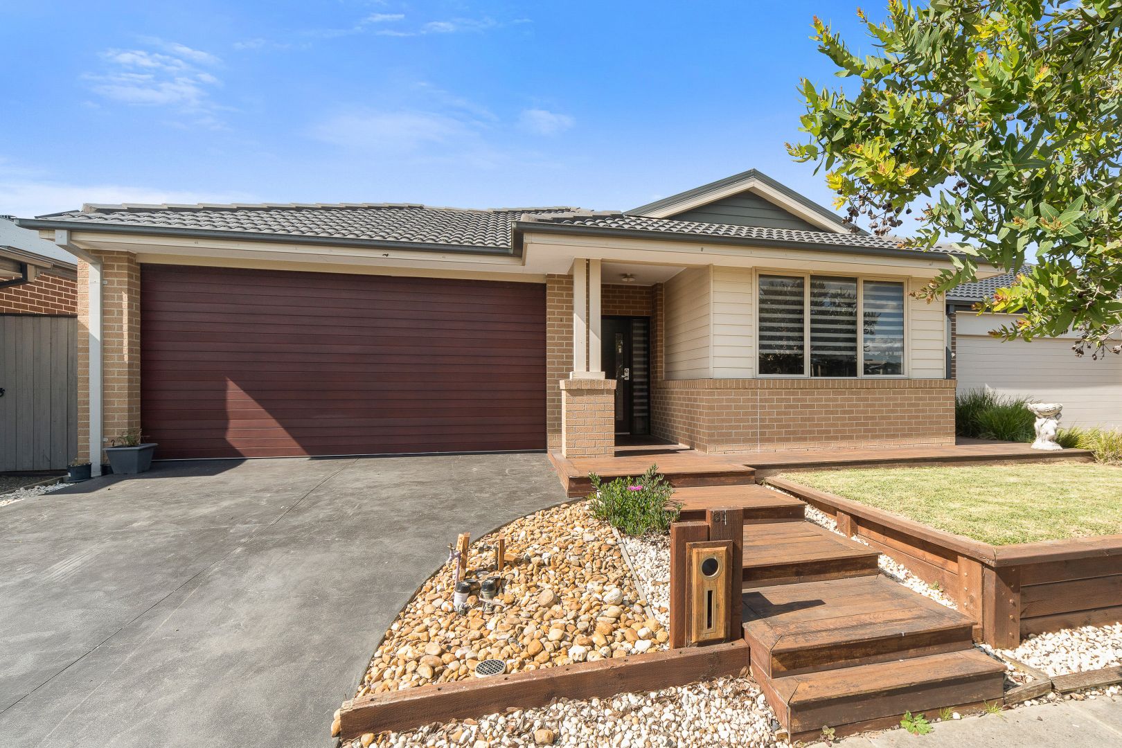 31 Brightstone Drive, Clyde North VIC 3978