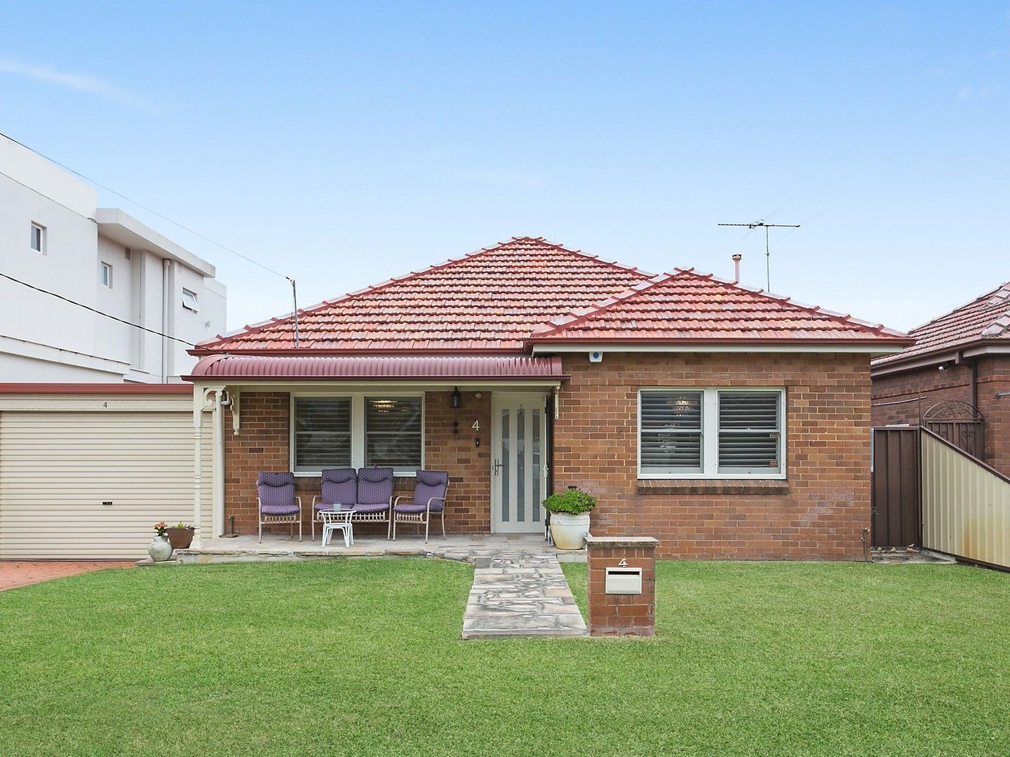 3 bedrooms House in 4 Jones Avenue MONTEREY NSW, 2217