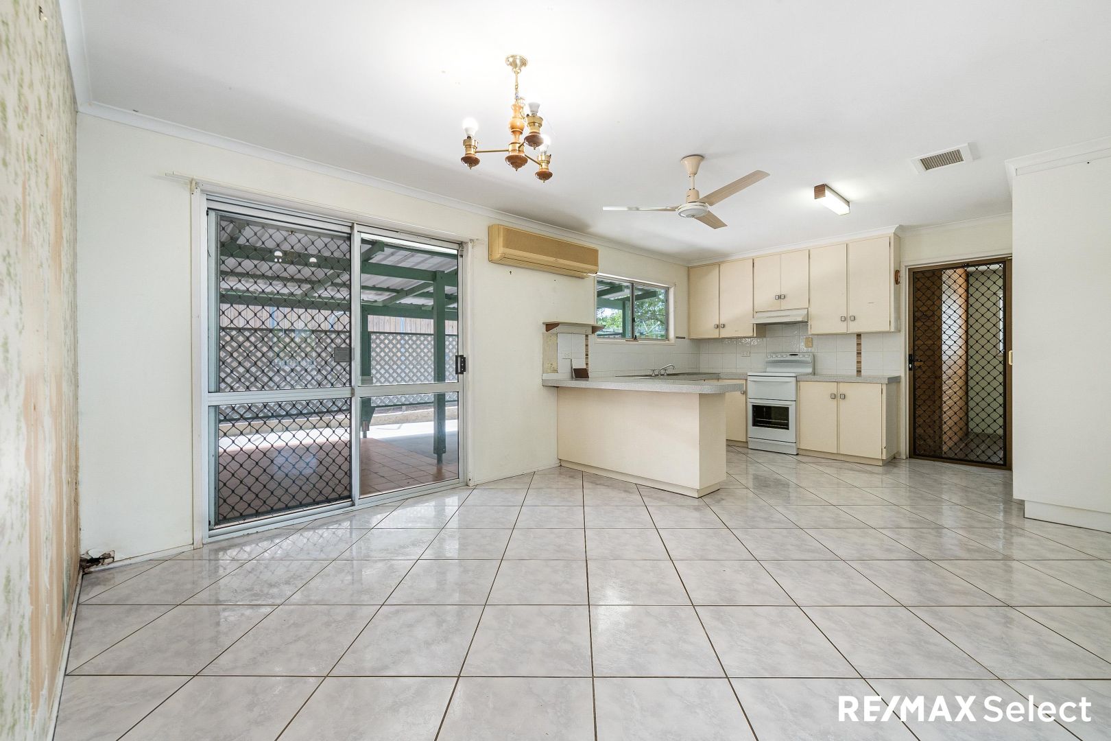 4 Geoffrey Thomas Drive, Bucasia QLD 4750, Image 2