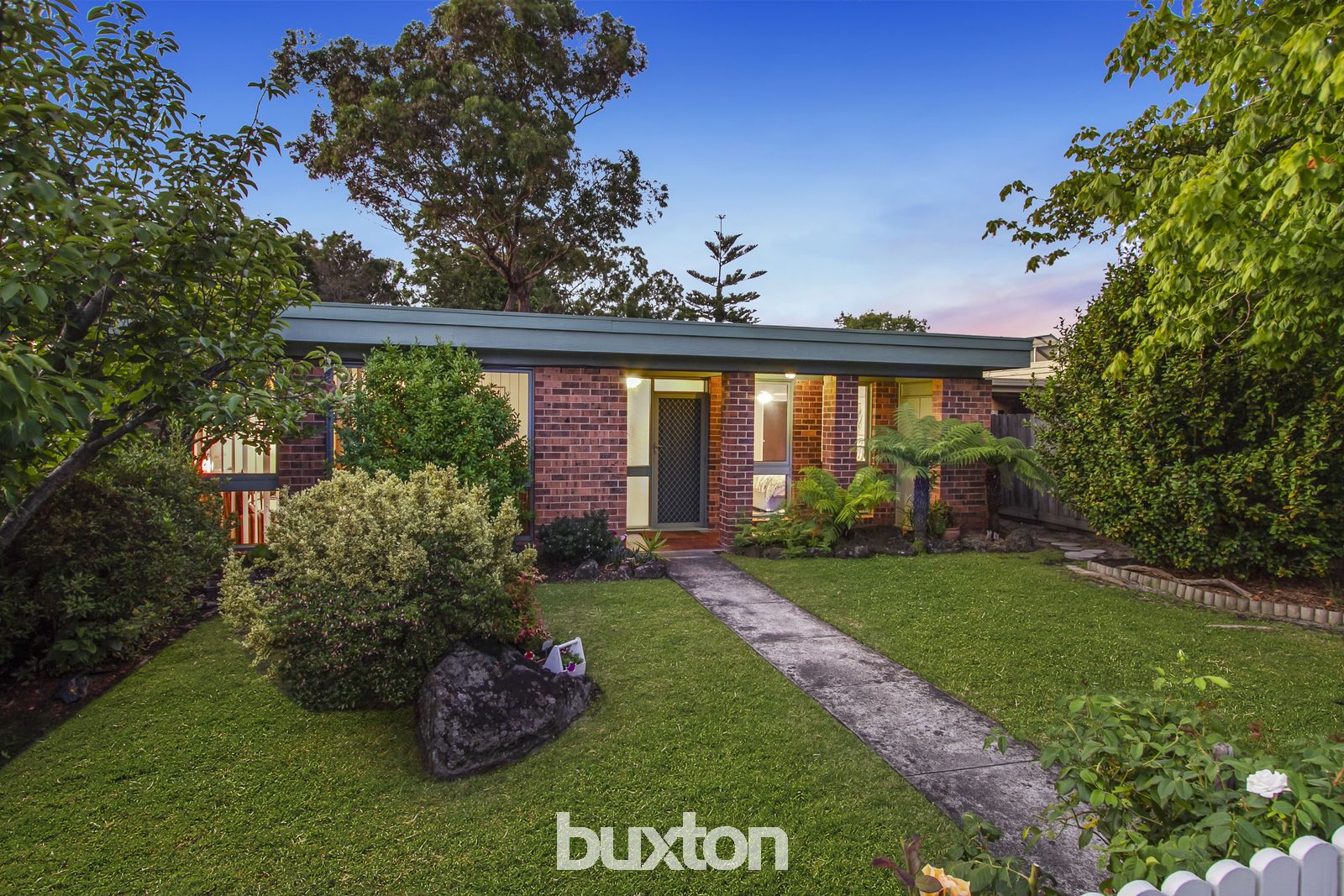 8 Golf Links Crescent, Dingley Village VIC 3172, Image 0