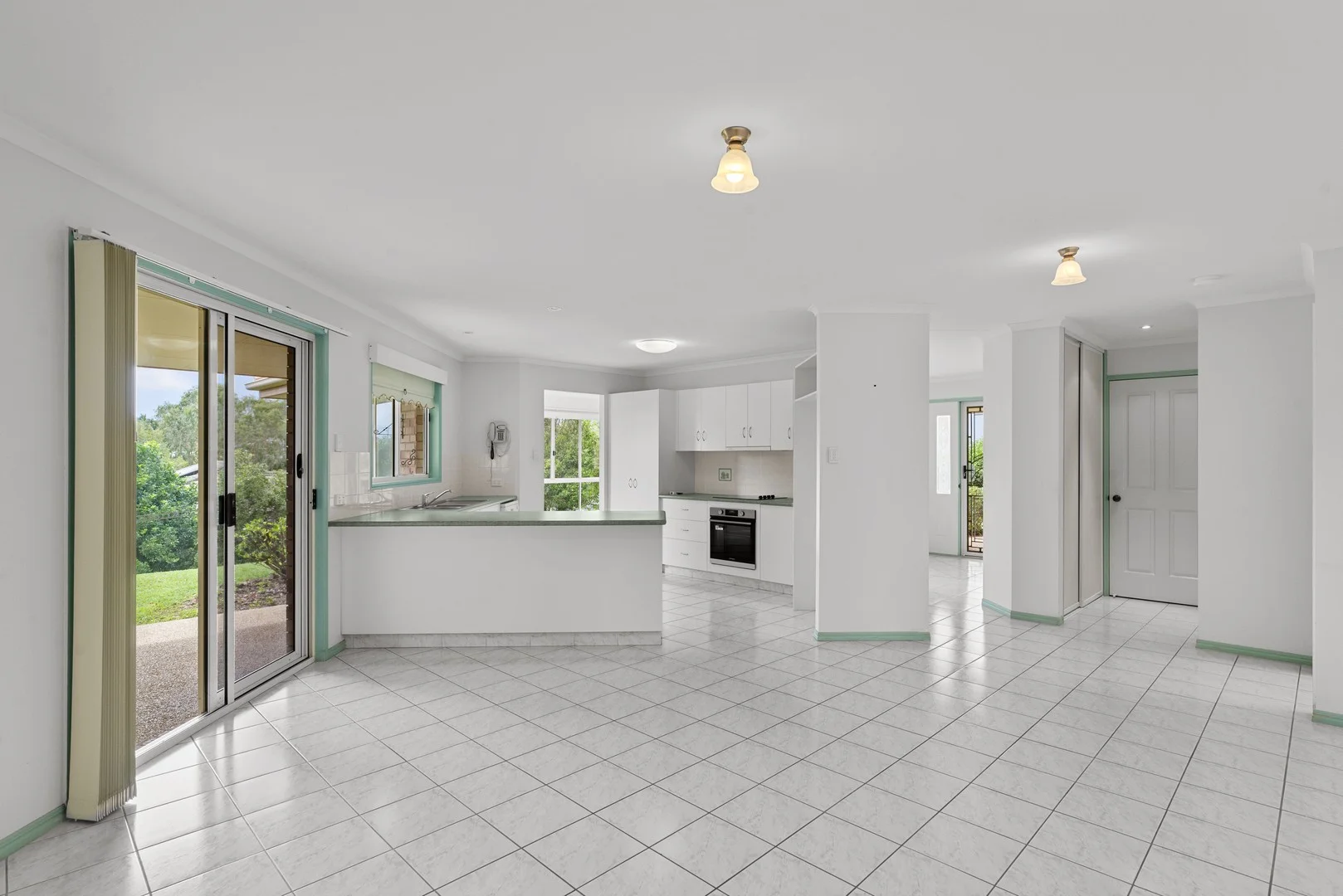 Additional image 3 of 6 Colonial Court, Southside QLD 4570