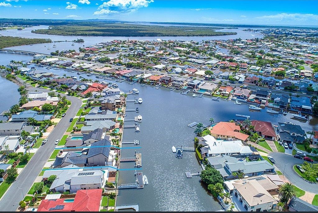 73 Tradewinds Avenue, Paradise Point QLD 4216 House For Rent 1,500