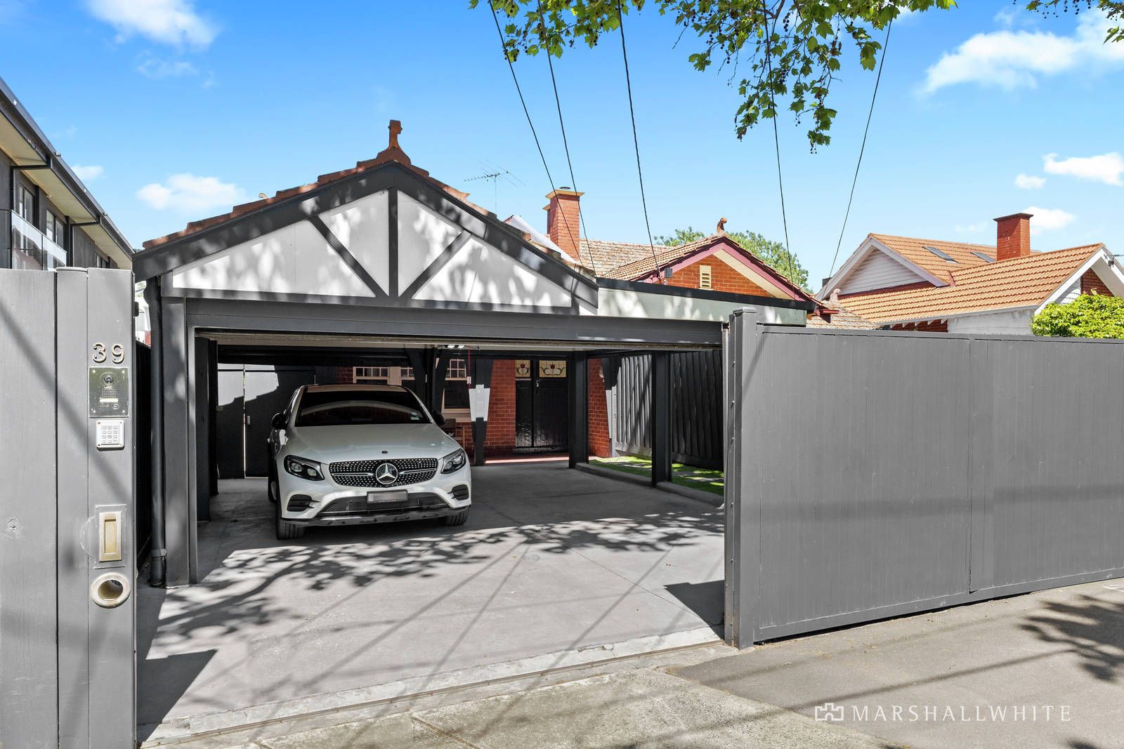 3 bedrooms House in 39 Foam Street ELWOOD VIC, 3184